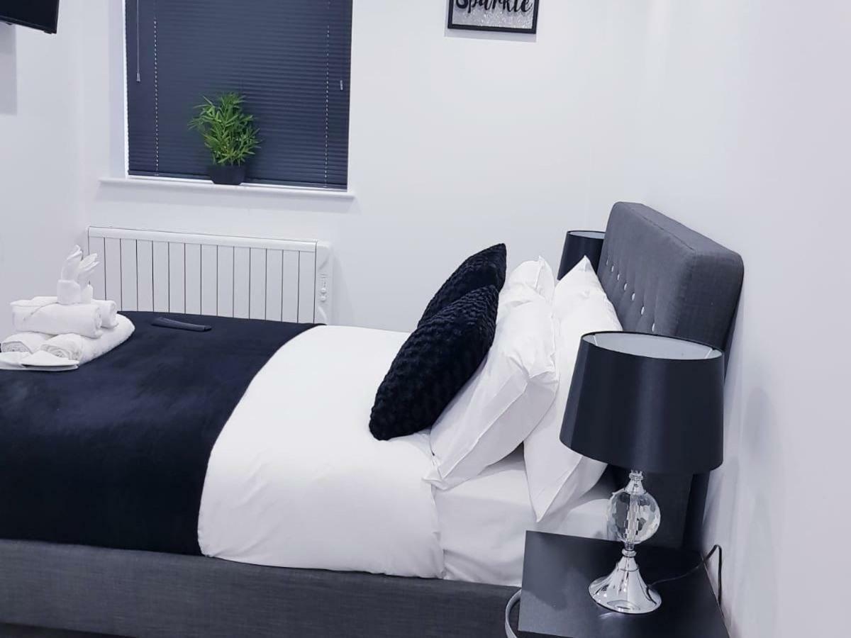 Z Home Apartments Лестер Номер фото